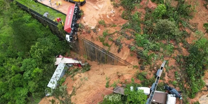 Confirmada segunda morte após deslizamento na BR 376 entre Paraná e