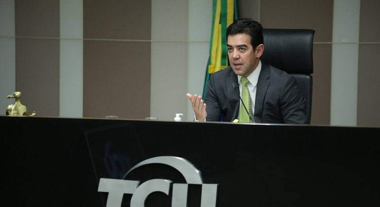 Bruno Dantas toma posse como presidente do TCU em cerimônia Lula