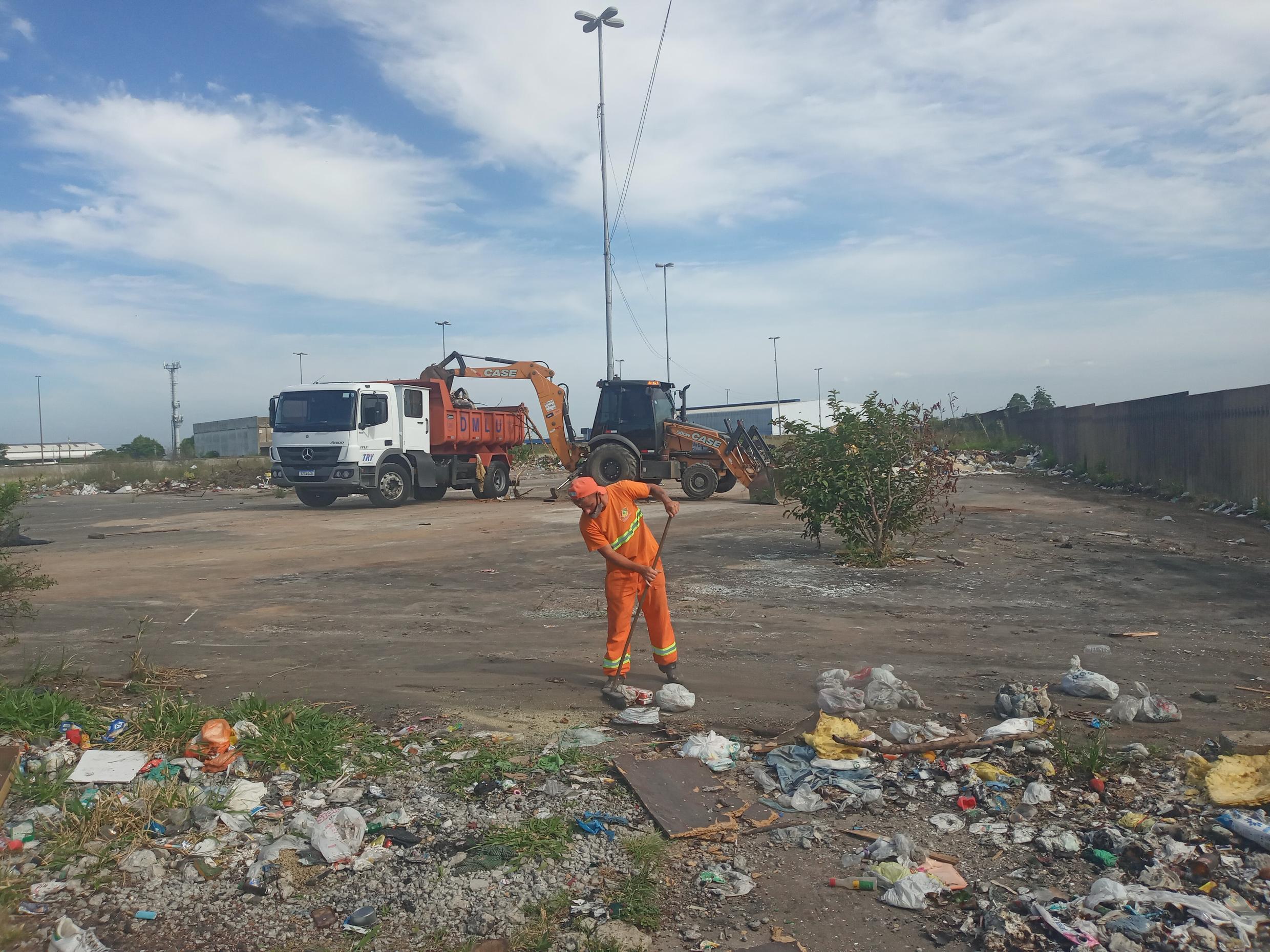 DMLU retira 80 toneladas de resíduos em mutirão de limpeza no Porto