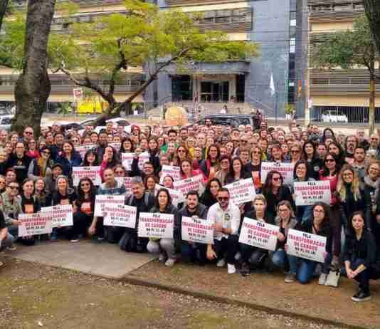 Servidores em greve do judiciário fazem ato nesta terça na Capital