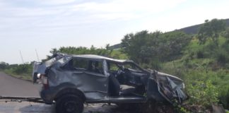Criminosos sofreram lesões graves após acidente com carro roubado