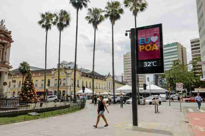 Empresa Brasil Outdoor vai instalar relógios de rua em Porto Alegre | Foto: Luciano Lanes/PMPA