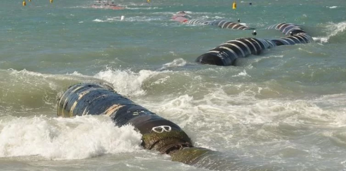 Dragagem é realizada na praia de Canasvieiras para alargamento da faixa de areia | Foto: Gabriel Lain / Notícias do Dia