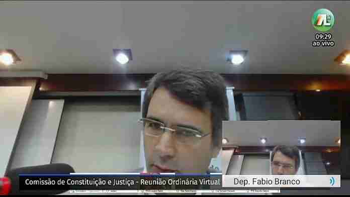 Deputado Fábio Branco (MDB) presidiu reunião virtual que debateu alterações na LDO | Foto: Reprodução/ALTV