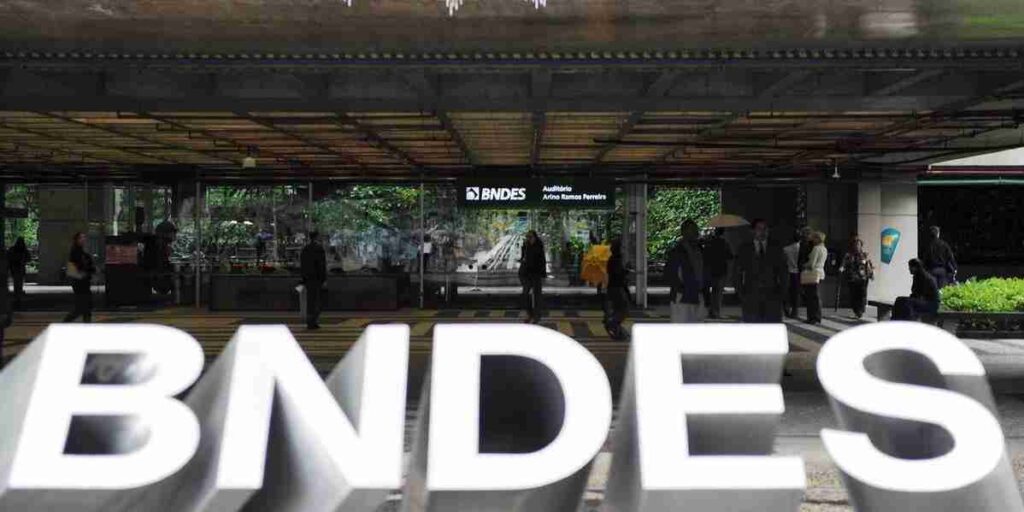 A imagem atual não possui texto alternativo. O nome do arquivo é: bndes.jpg