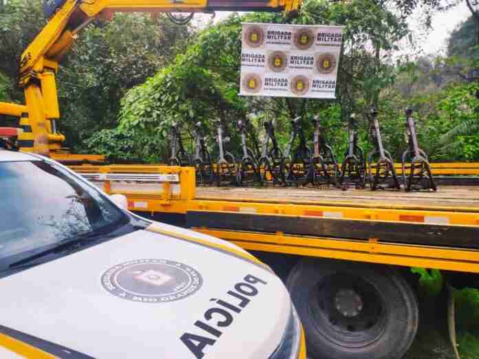 Chassis foram recolhidos pela Brigada Militar e entregues a uma delegacia | Foto: Divulgação/BM