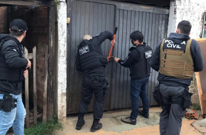 Operação contra o tráfico de drogas cumpriu mandatos nas cidades de Gravataí, Cachoeirinha e Porto Alegre | Foto: Divulgação/Polícia Civil