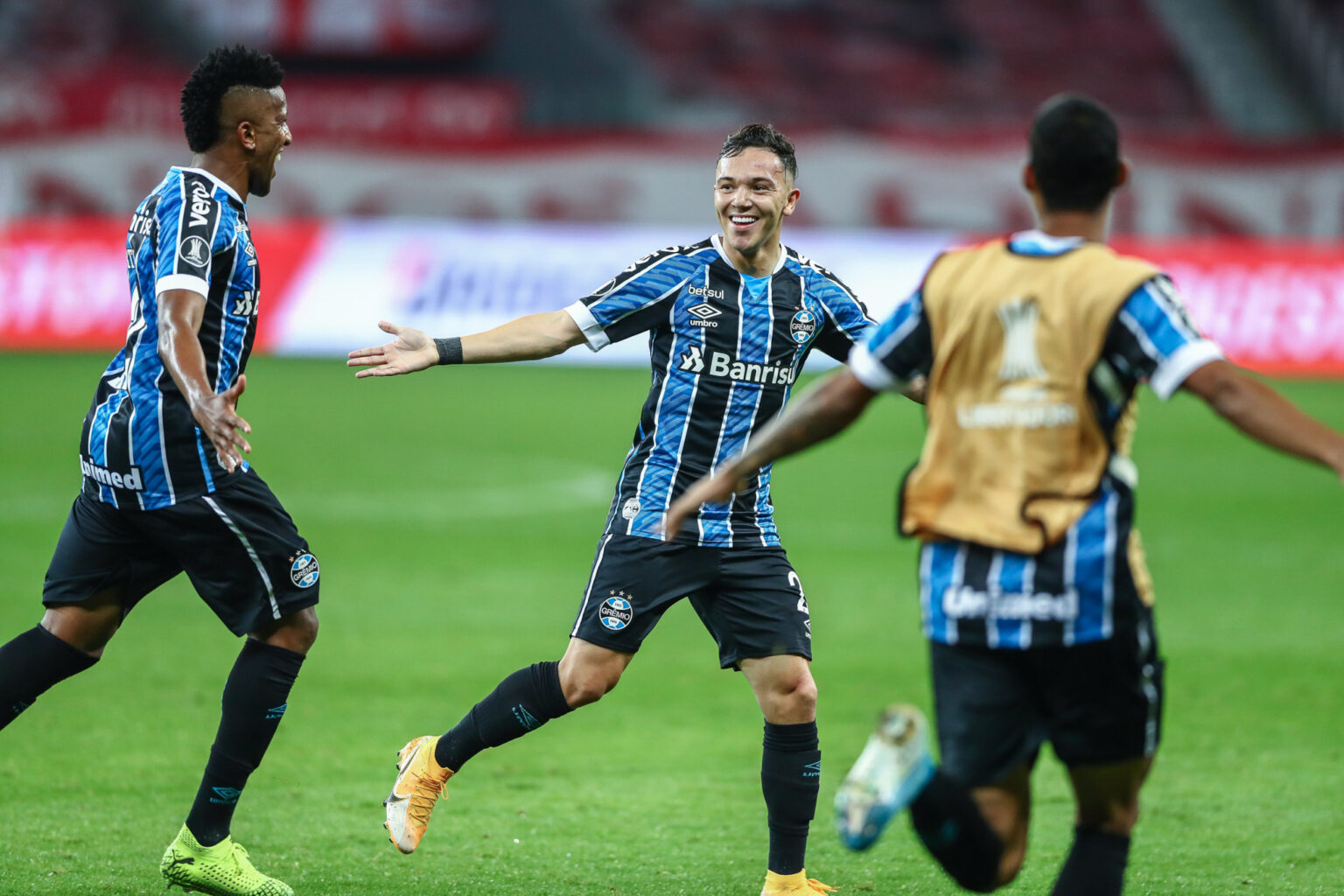 Grêmio Joga Melhor Se Impõe No Beira Rio E Vence Gre Nal Da Libertadores Rádio Guaíba 5424