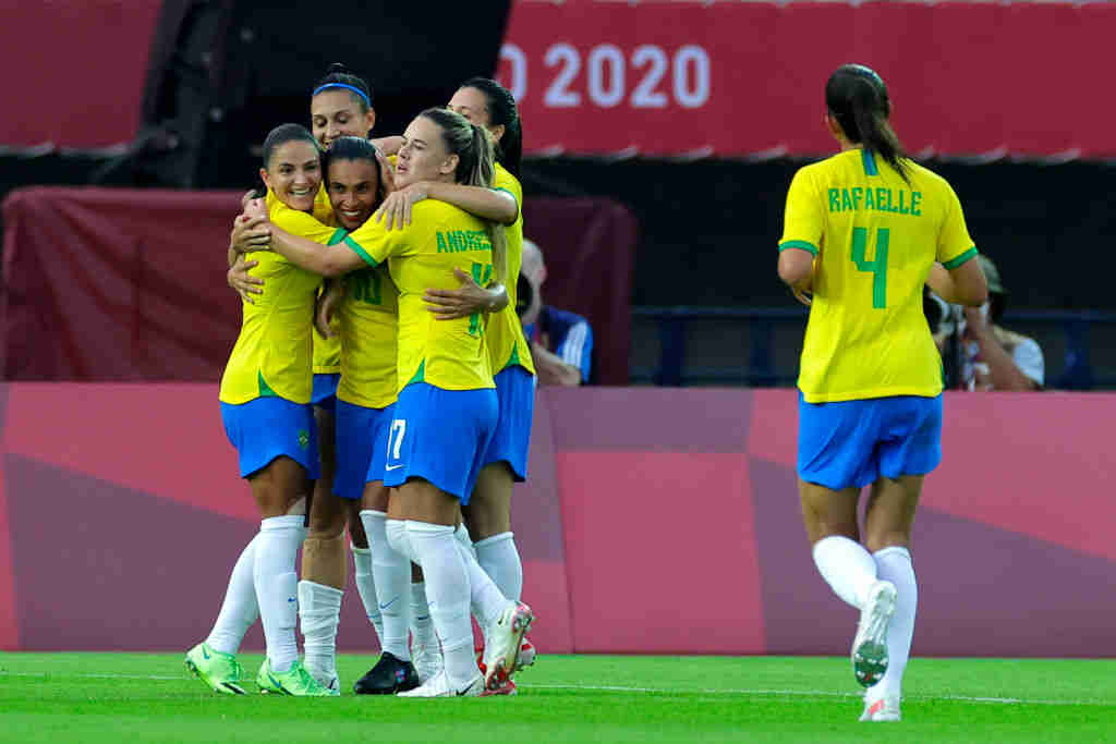 Seleção chinesa de futebol feminino se prepara para o primeiro jogo  olímpico contra Brasil_, jogo olímpico