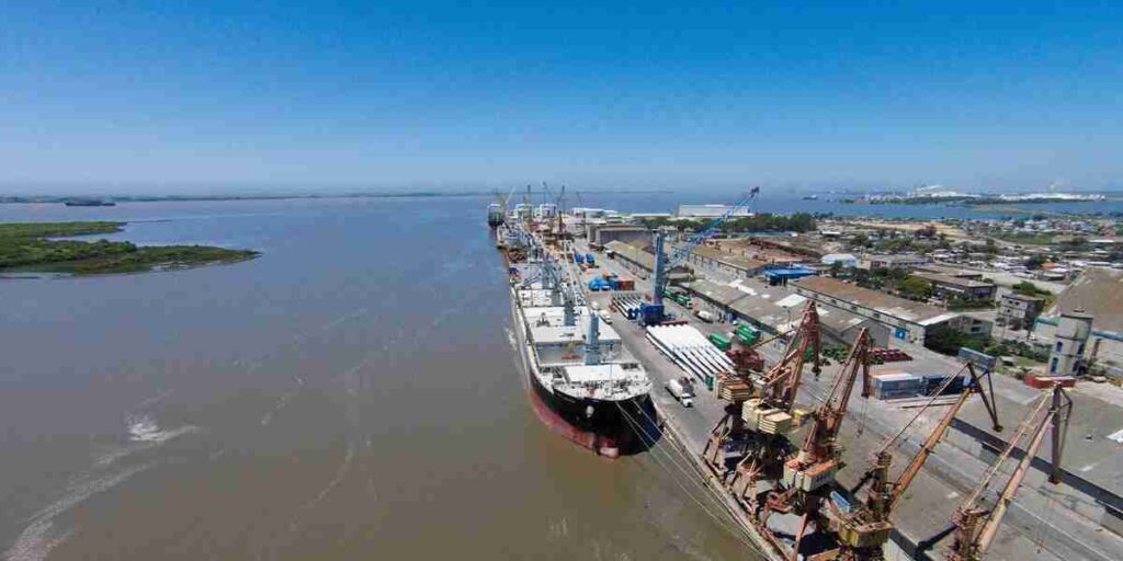 A imagem atual não possui texto alternativo. O nome do arquivo é: PortoRioGrande.jpg