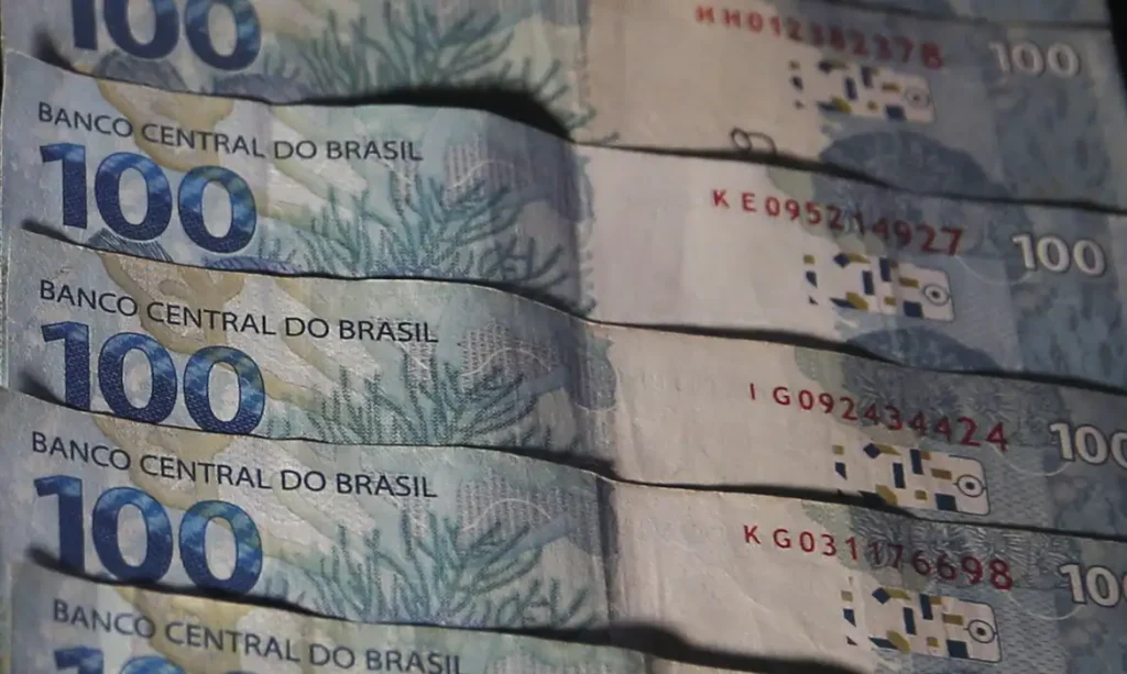 A imagem atual não possui texto alternativo. O nome do arquivo é: real_moeda-dinheiro.webp