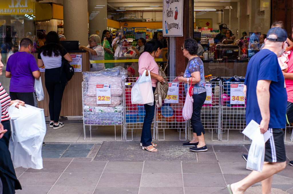 A imagem atual não possui texto alternativo. O nome do arquivo é: Comercio-Credito-Ramiro-Sanchez.jpg