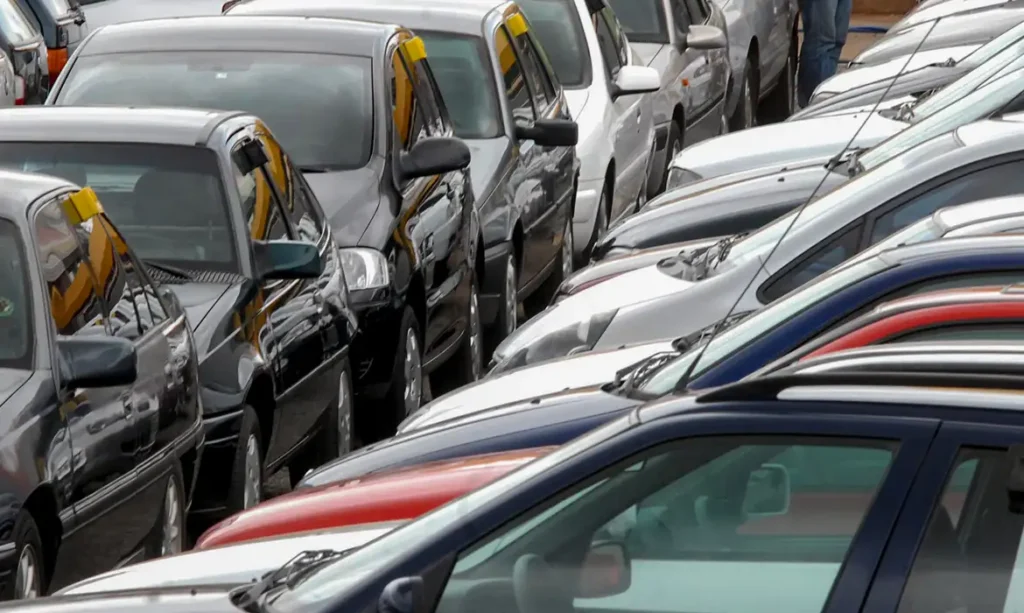 A imagem atual não possui texto alternativo. O nome do arquivo é: Carros-1.webp