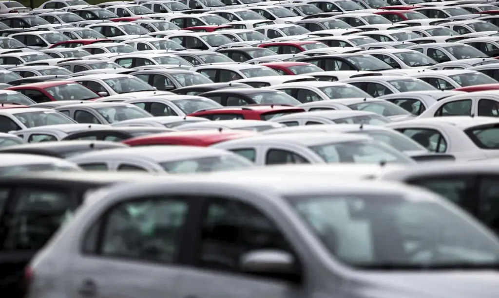 A imagem atual não possui texto alternativo. O nome do arquivo é: Carros.webp