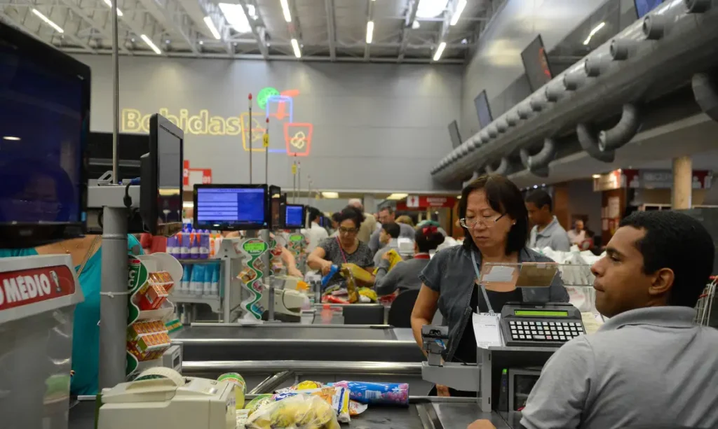 A imagem atual não possui texto alternativo. O nome do arquivo é: Supermercado-1.webp