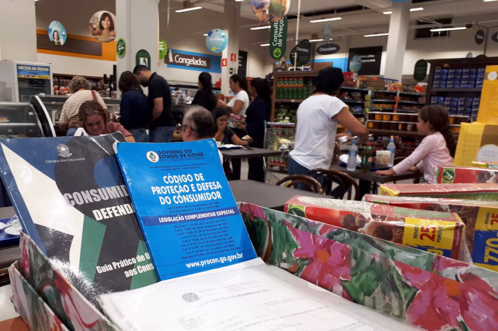 A imagem atual não possui texto alternativo. O nome do arquivo é: Consumidor.avif