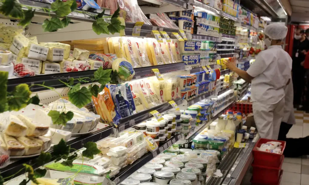 A imagem atual não possui texto alternativo. O nome do arquivo é: Supermercado.webp