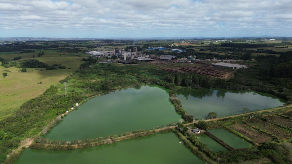 A imagem atual não possui texto alternativo. O nome do arquivo é: f6ea3bec-0b38-48c7-a588-078aa9919eb3.jpg