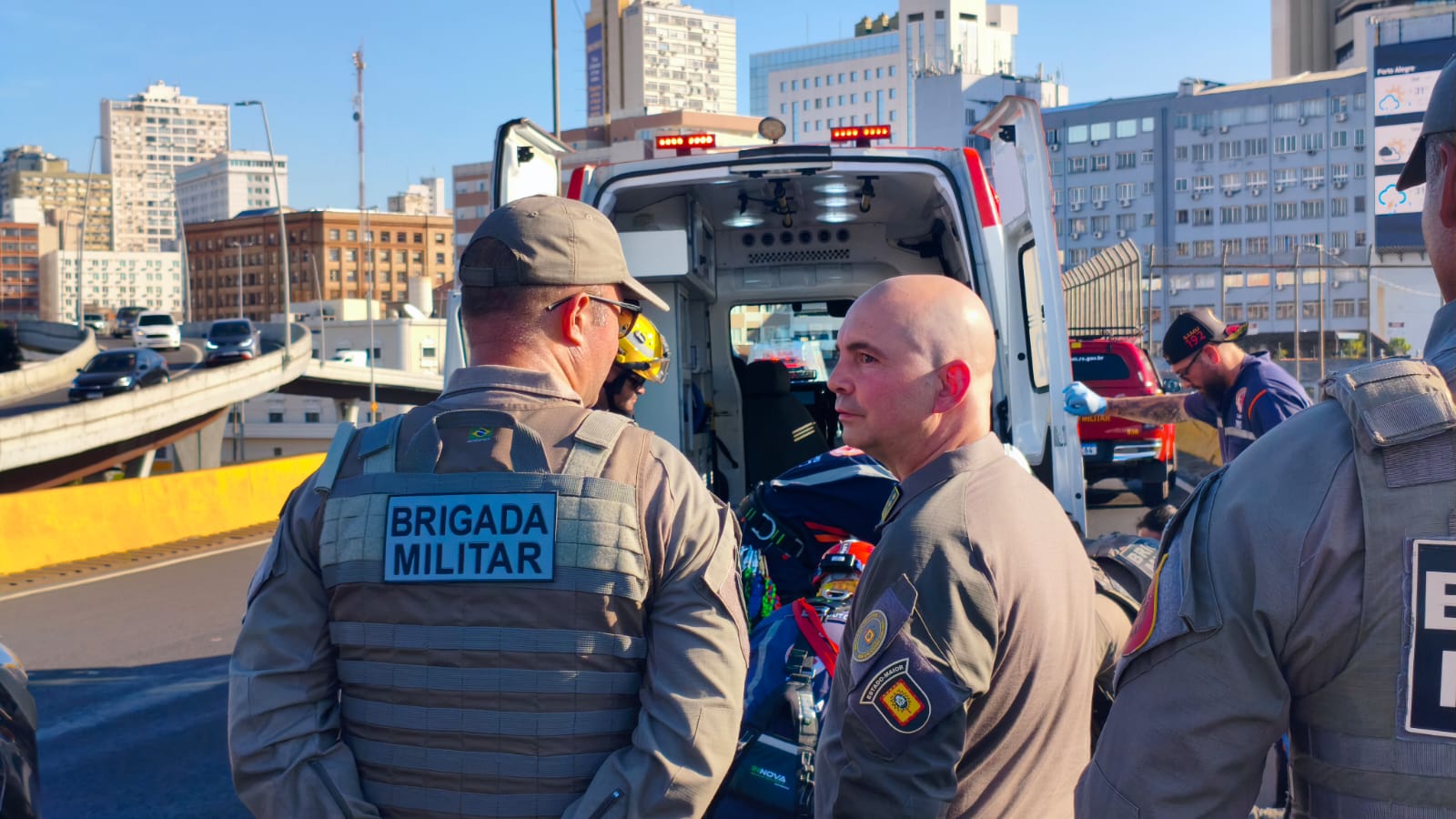 Comandante do 9º BPM conversa com chefe do Estado-Maior após resgate na Capital