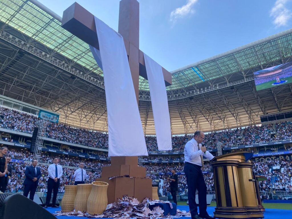 Família ao Pé da Cruz reúne milhares em Porto Alegre. Foto: Marcel Horowitz 