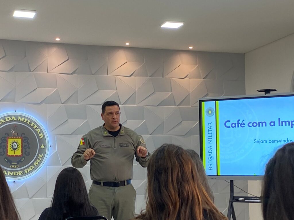 Comandante-Geral da BM, coronel Luigi Pereira, no encontro com jornalistas em Porto Alegre. Foto: Marcel Horowitz 
