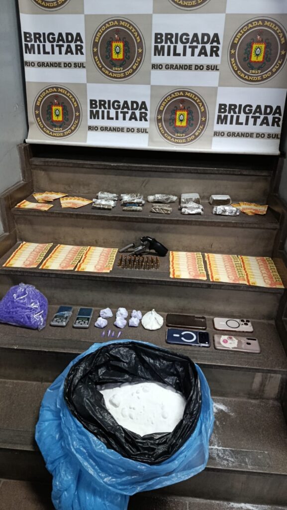 Força Tática do 1º Batalhão de Polícia Militar (BPM) prendeu suspeitos de participação em duplo homicídio em Porto Alegre  - Foto: BM
