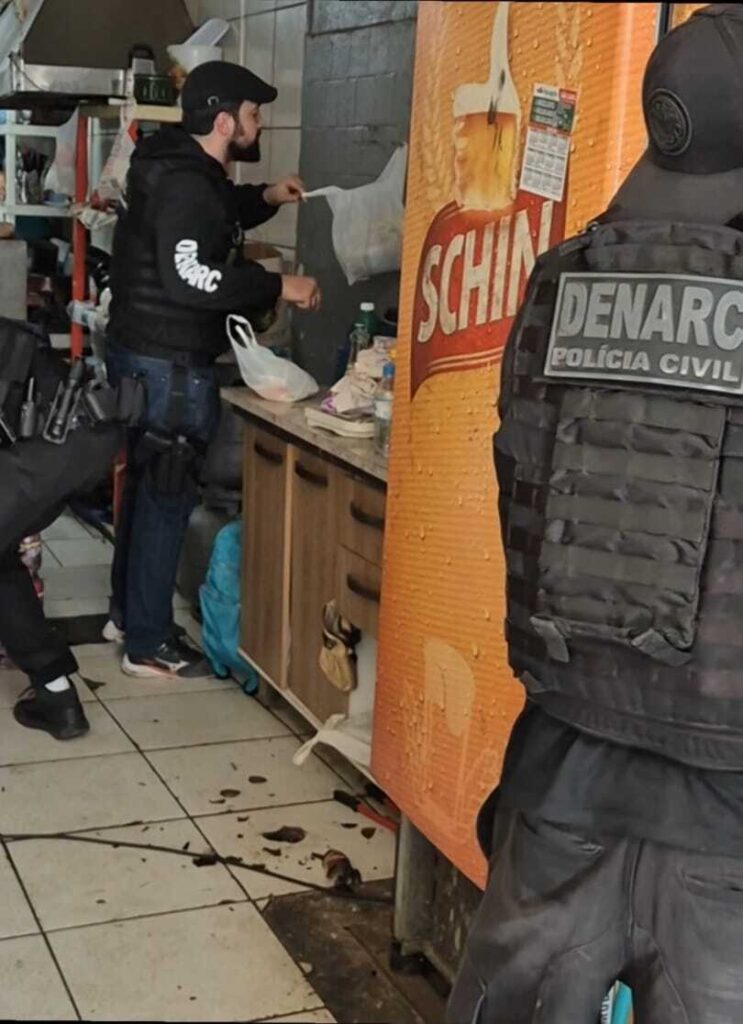 Polícia Civil faz busca e apreensão durante ofensiva no bairro Floresta, em Porto Alegre - Foto: PC 