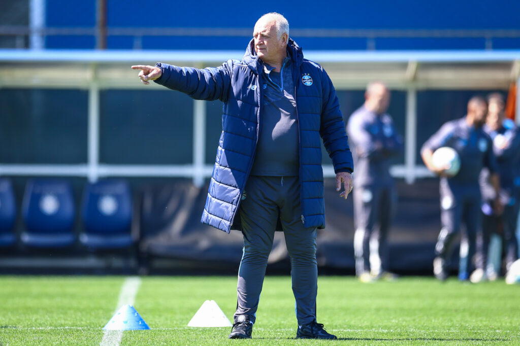 Felipão comandou treinamento do Grêmio no CT Luiz Carvalho. (Foto: Lucas Uebel/Grêmio FBPA)