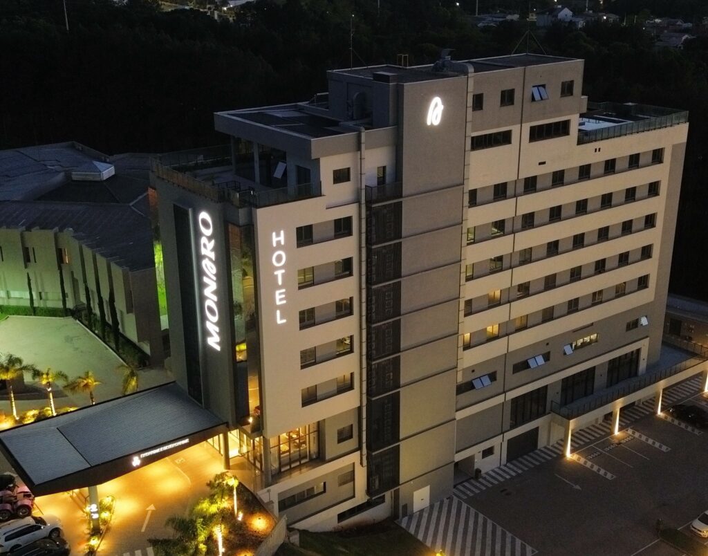 A imagem atual não possui texto alternativo. O nome do arquivo é: Hotel.jpg