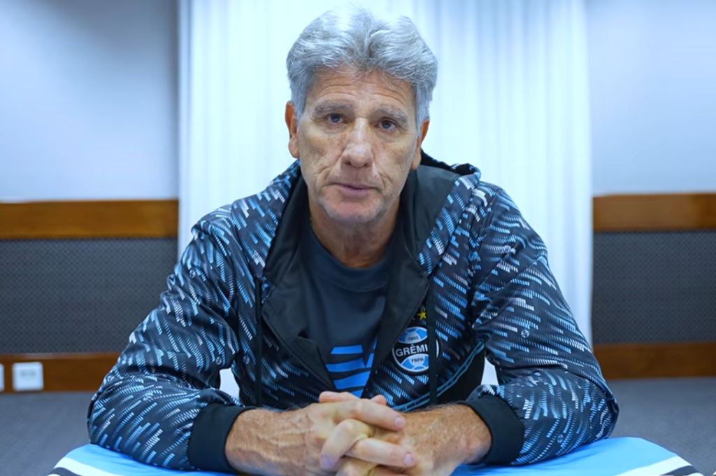 Renato em entrevista à Grêmio TV. (Foto: Lucas Uebel/Grêmio FBPA)