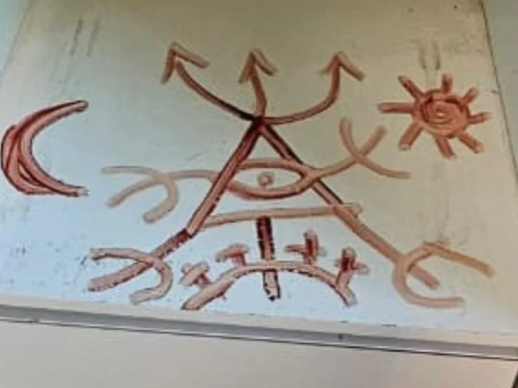 Símbolo desenhado com sangue de José Alcides Boeira da Silva, em Osório - Foto: Arquivo Pessoal