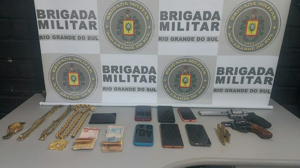 Armas apreendidas em ação do 26º BPM - Foto: BM 