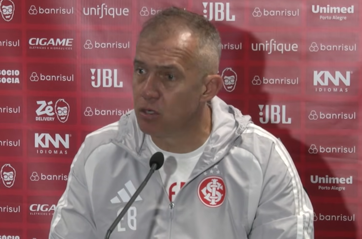 Eduardo Baptista, treinador do Internacional, em entrevista coletiva após o Gre-Nal 455. (Foto: Reprodução/SC Internacional)