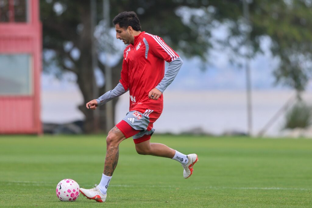 Maripán em treinamento do Inter. (Foto: Ricardo Duarte/SC Internacional)